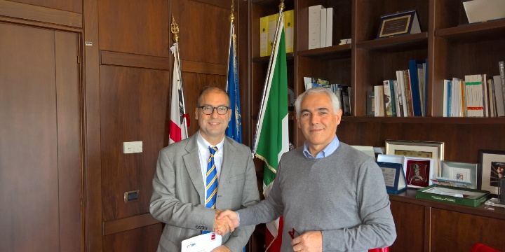 Ingrandisci la foto: Ad Iglesias arriva la fibra a 200 mega di TIM Ad Iglesias arriva la fibra a 200 mega di TIM