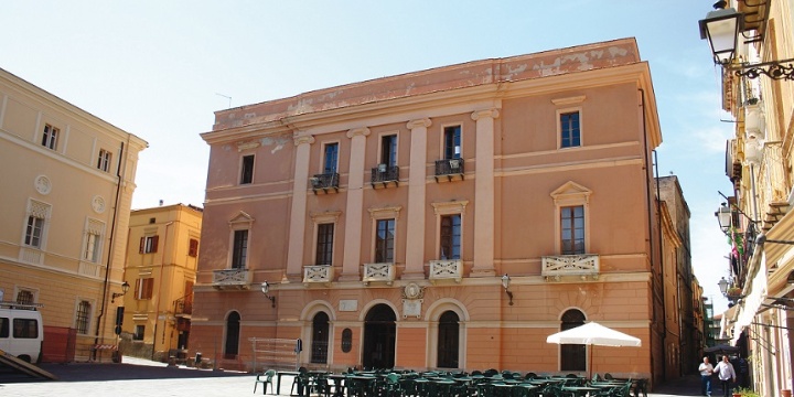 Ingrandisci la foto: Selezione per l'assunzione di un funzionario avvocato Selezione per l'assunzione di un funzionario avvocato