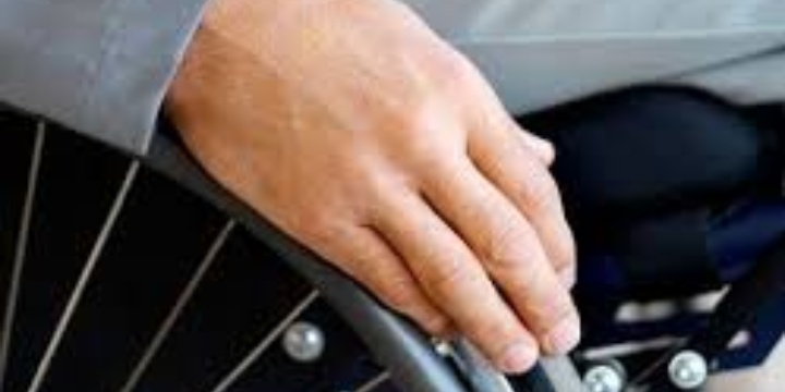 Ingrandisci la foto: Avviso Avviso