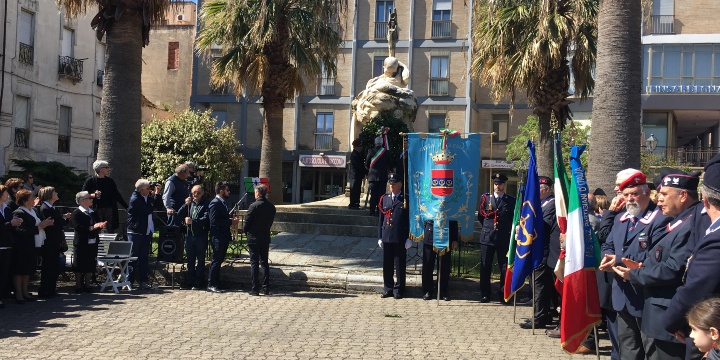 Ingrandisci la foto: 25 aprile, il programma della Festa della Liberazione 25 aprile, il programma della Festa della Liberazione