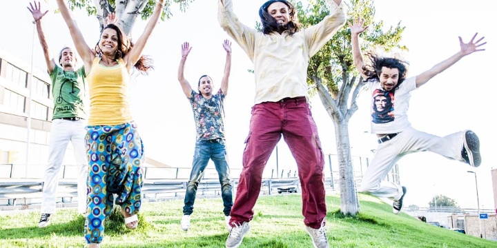 Ingrandisci la foto: Musica: ALMAMEDITERRANEA Musica: ALMAMEDITERRANEA