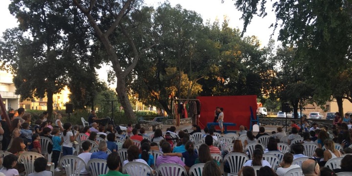 Ingrandisci la foto: Bambini: BURATTINI Bambini: BURATTINI