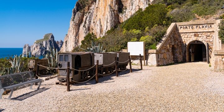 Ingrandisci la foto: Porto Flavia Porto Flavia