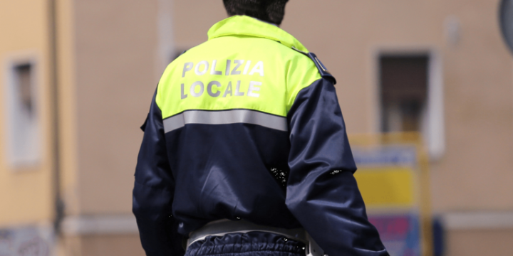 Ingrandisci la foto: Concorso pubblico per esami per l’assunzione di n. 2 istruttori di vigilanza a tempo pieno e indeterminato Concorso pubblico per esami per l’assunzione di n. 2 istruttori di vigilanza a tempo pieno e indeterminato