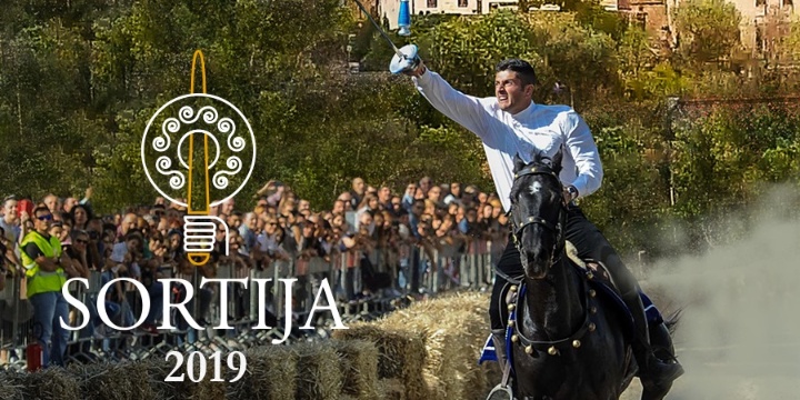 Ingrandisci la foto: Manifestazione culturale: Sortija 2019 Manifestazione culturale: Sortija 2019