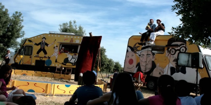 Ingrandisci la foto: Bambini: BURATTINI "Clown ... Vola !!!" Bambini: BURATTINI "Clown ... Vola !!!"