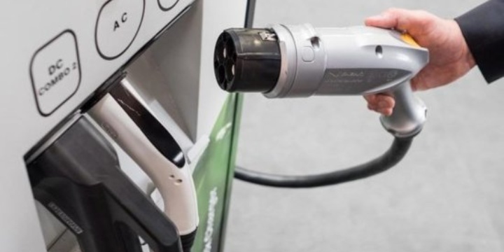 Ingrandisci la foto: Realizzazione di una rete di ricarica per la mobilità elettrica comunale sc. 30/07/2019 Realizzazione di una rete di ricarica per la mobilità elettrica comunale sc. 30/07/2019