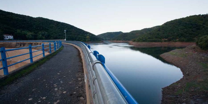 Ingrandisci la foto: Incontro operativo sulla crisi idrica tra Comune, Abbanoa e Consorzio Incontro operativo sulla crisi idrica tra Comune, Abbanoa e Consorzio