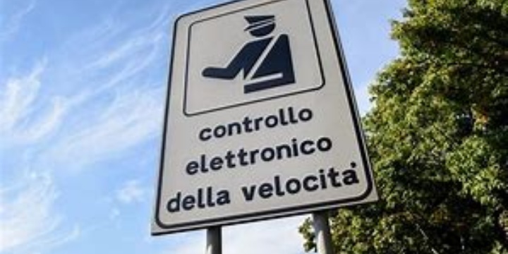 Ingrandisci la foto: Avviso di posizionamento autovelox mobile - mese di AGOSTO 2021 Avviso di posizionamento autovelox mobile - mese di AGOSTO 2021