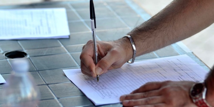 Ingrandisci la foto: Raccolta firme: sul recesso dello Stato dall’Unione Europea Raccolta firme: sul recesso dello Stato dall’Unione Europea